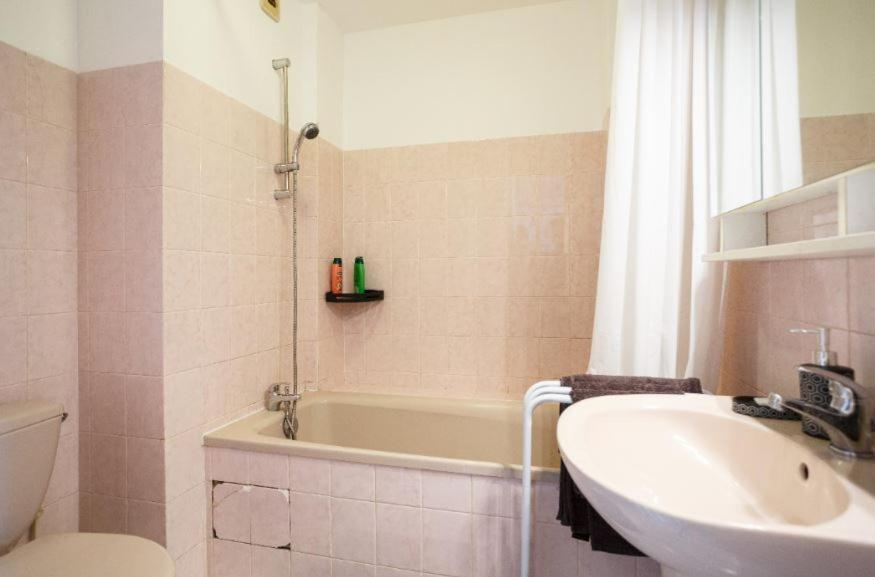 Appartement cozy: 10/15 min des Champs Élysée Sartrouville Exterior foto