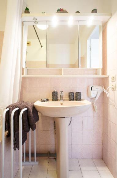 Appartement cozy: 10/15 min des Champs Élysée Sartrouville Exterior foto